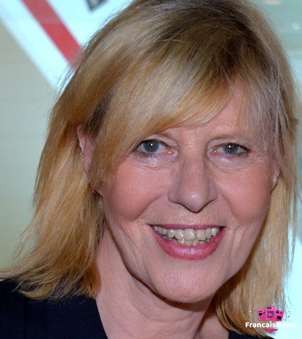 Chantal Ladesou : 5 révélations bouleversantes sur sa vie Chantal Ladesou souriante à la Fête du cinéma 2019