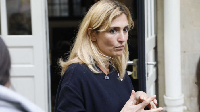 julie gayet fils maladie