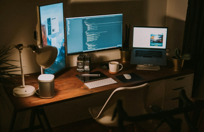 Utilisateurs MacBook : à quel moment faut-il vraiment passer d’un dock Thunderbolt 4 à un dock Thunderbolt 5 ?