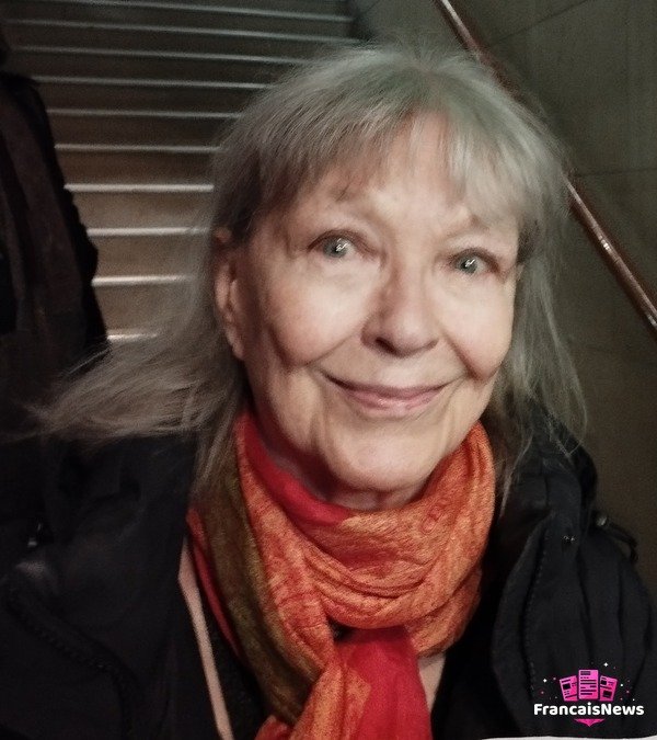 Marina Vlady en 2023, l'actrice franco-russe souriante