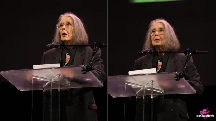 anne carson en lecture publique aux National Book Awards 2024