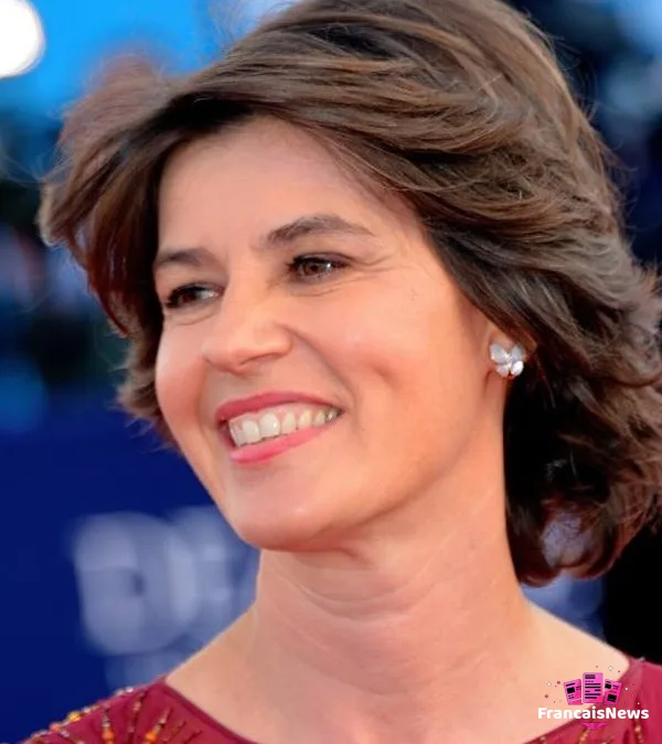 alexis michalik partage l'affiche d'Intraçables avec Irène Jacob, ici à Deauville en 2017